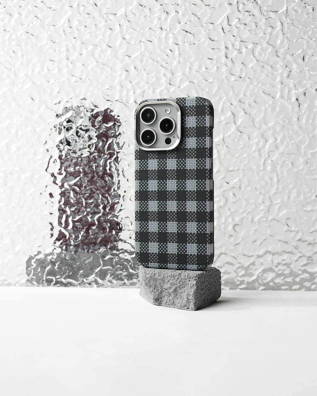 Benks-Magnetic-Armor-Vichy-Kevlar-telefontok-iPhone-16-Pro-Max-–-fekete-8
